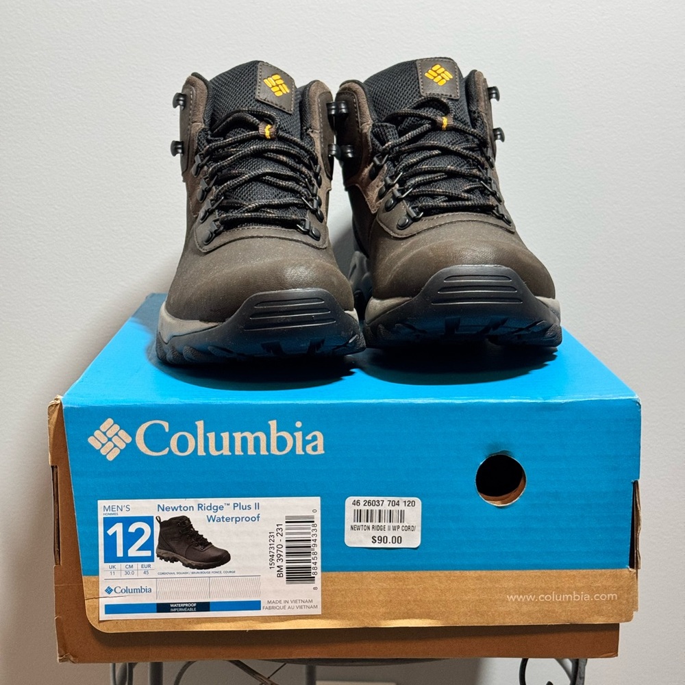 NWT - Men’s Columbia Hiker Boot